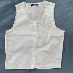 100% cotton Brandy Melville tank with lace details and buttons